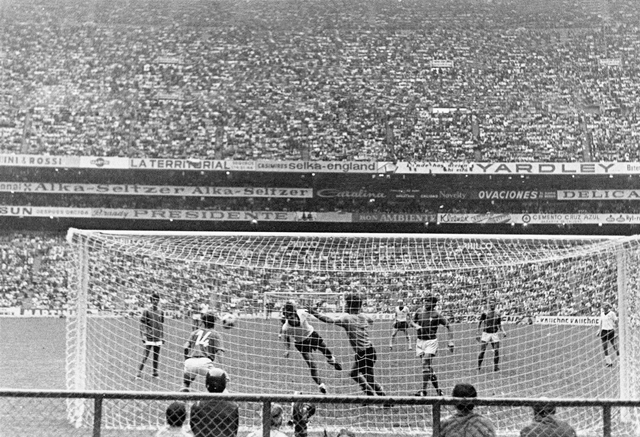 Juego del Siglo disputado en el Estadio Azteca