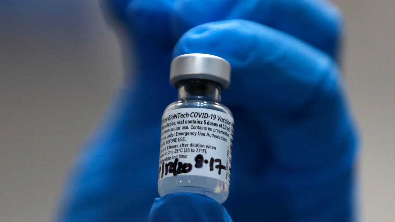FDA autoriza uso de emergencia de vacuna Pfizer para mayores de 12 años en EEUU