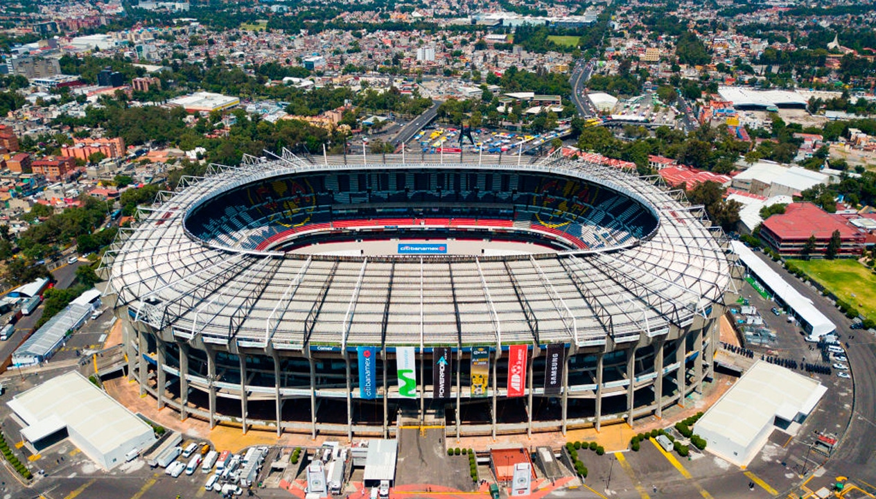 Fotos de importantes momentos en la historia del Estadio Azteca