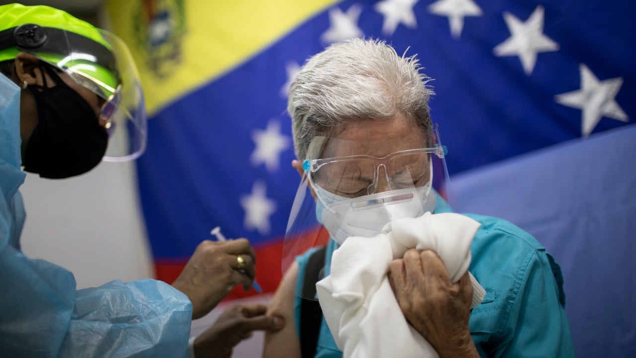Guaidó desmiente llegada de más de un millón de vacunas COVID a Venezuela tras anuncio de Maduro
