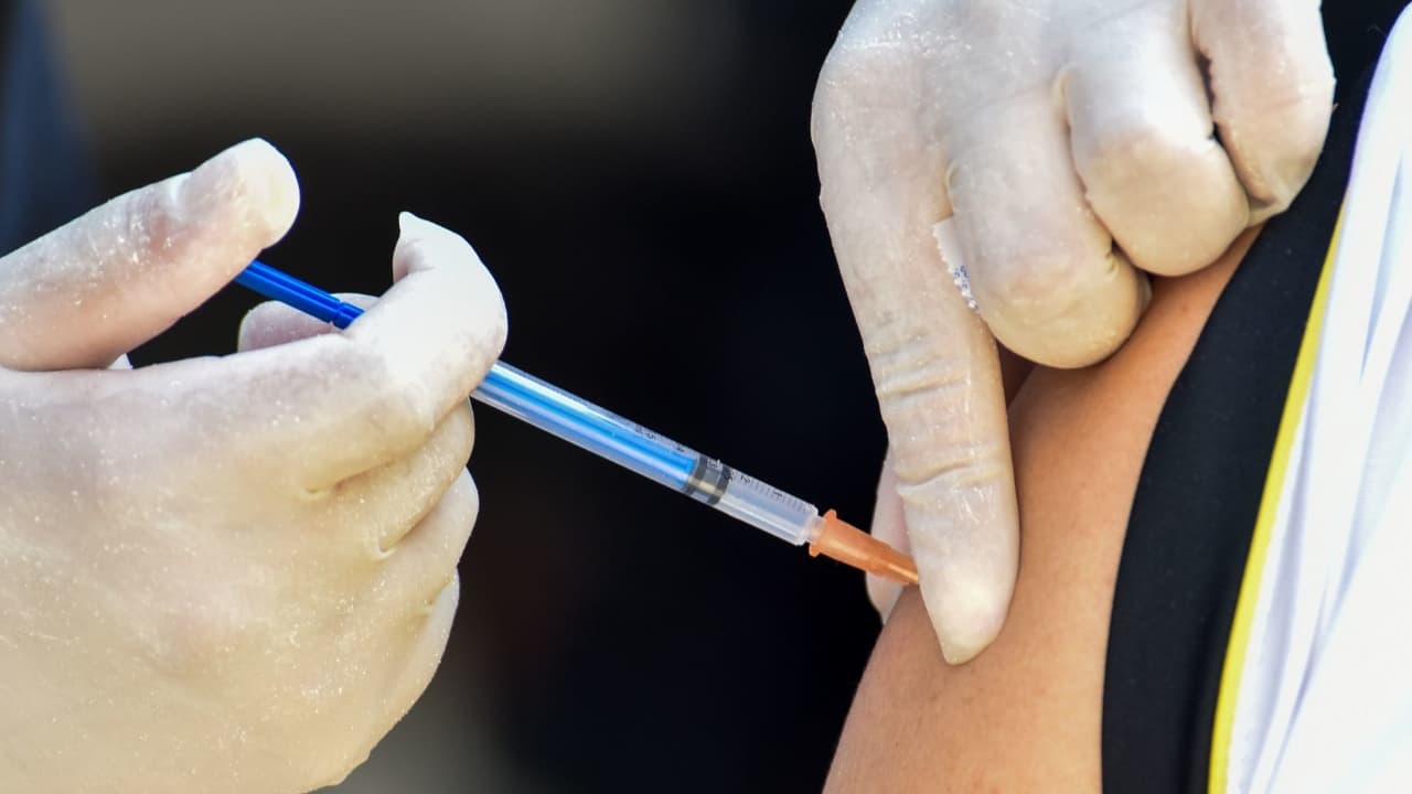 Hidalgo comenzó vacunación anti COVID a personal médico del sector privado