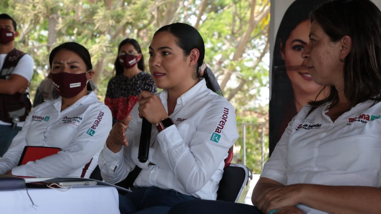 Vamos a fortalecer a los creadores culturales en Colima: Indira