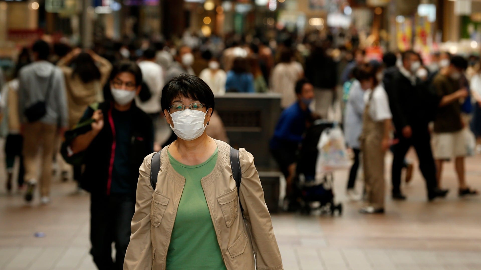 Japón suma cifra récord por contagios de COVID-19