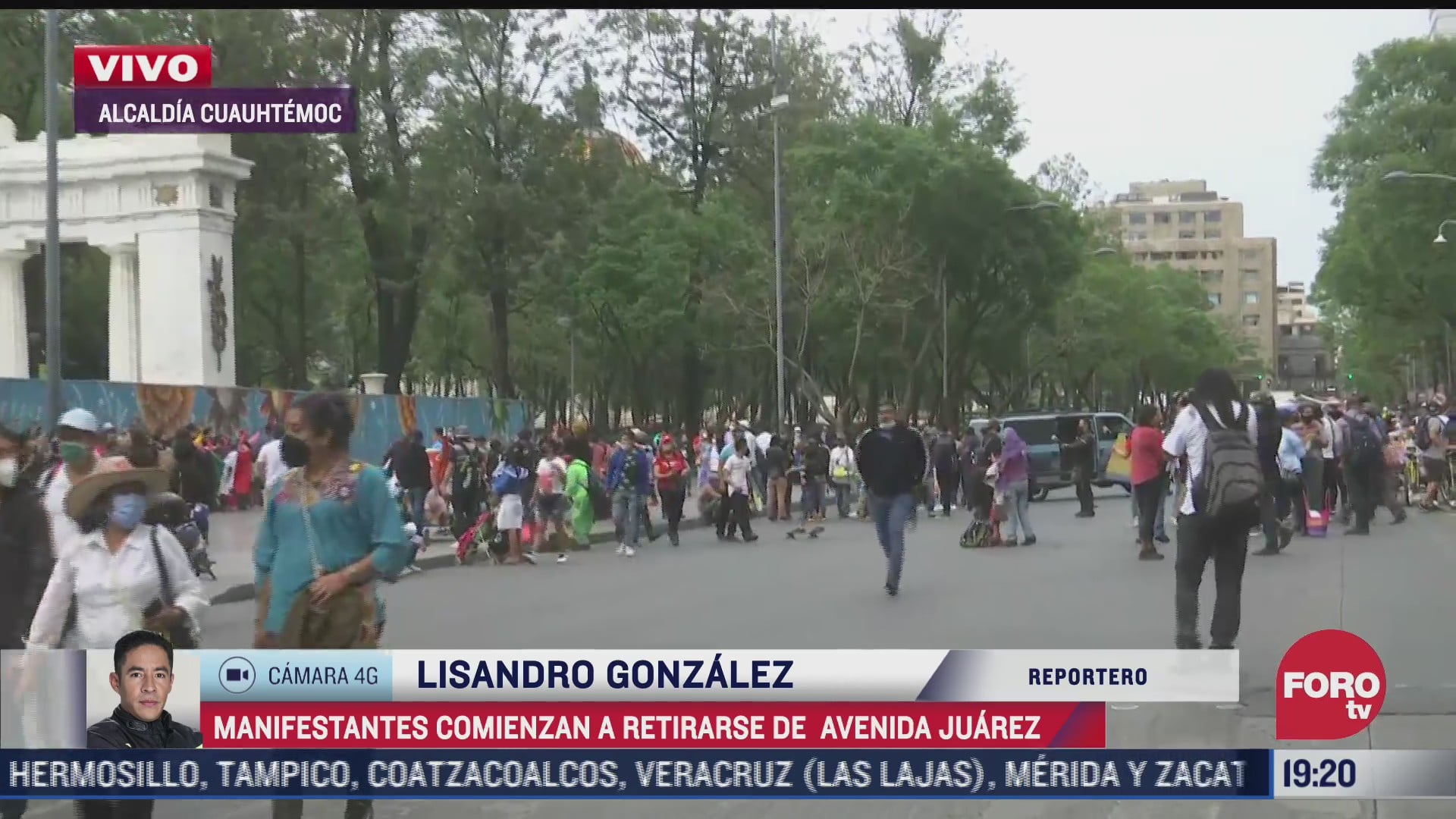 manifestantes comienzan a retirarse de la avenida juarez