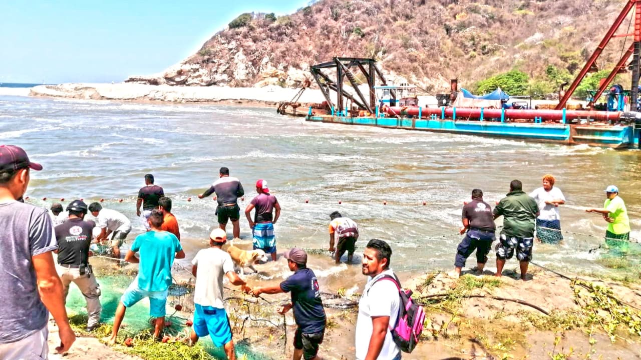 Menor desaparece en laguna Cerro Hermoso, Oaxaca, varias personas participan en su búsqueda