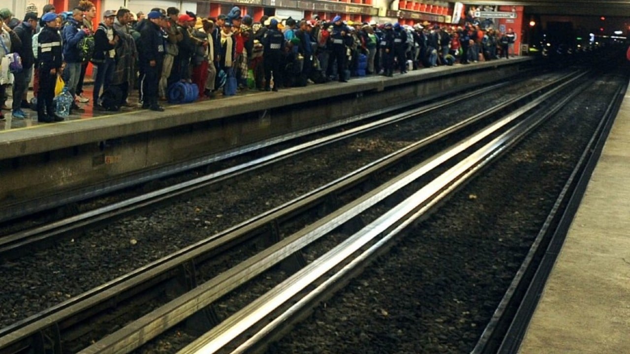 Hombre cae a las vías del Metro en la estación Candelaria