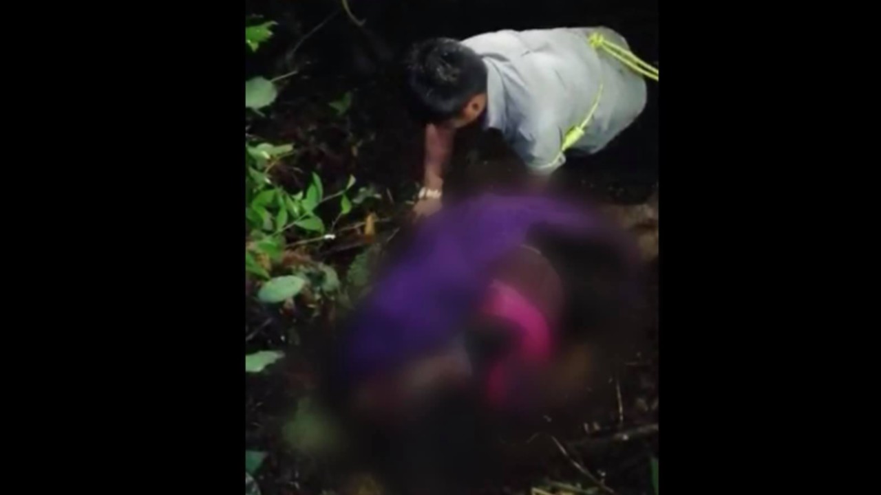 Obligan a indígena a confesar feminicidio y la desentierra con sus manos en Chiapas