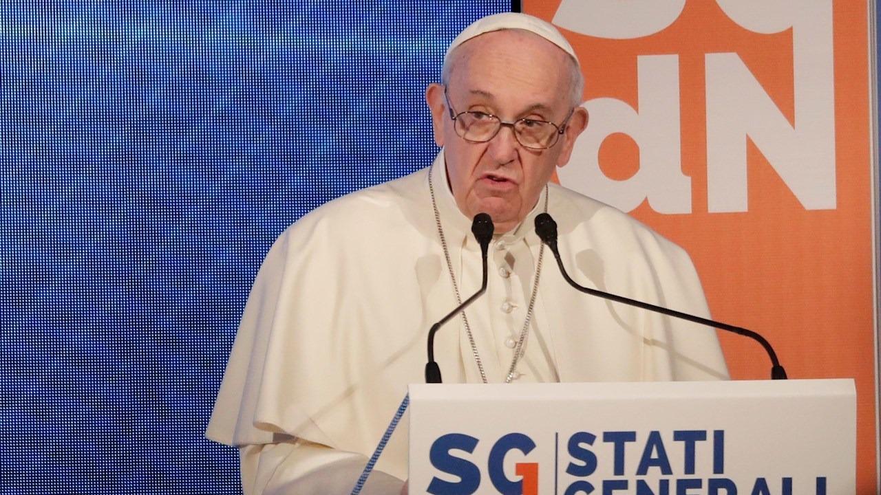 El papa Francisco pronuncia un discurso en una conferencia sobre la crisis demográfica en Roma, Italia
