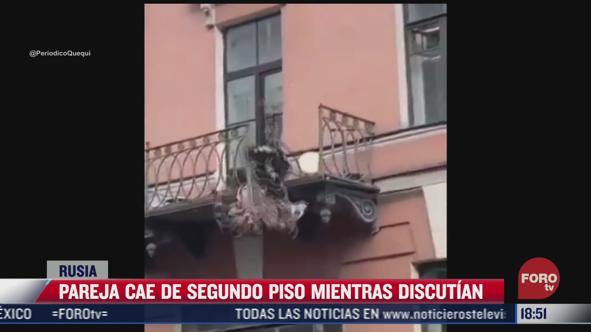 pareja cae de segundo piso durante pelea en un balcon