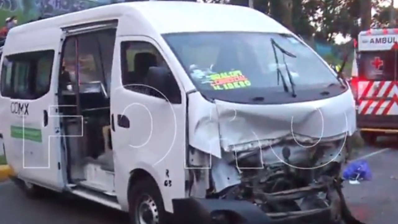 Volcadura de unidad de transporte público deja 10 heridos en CDMX