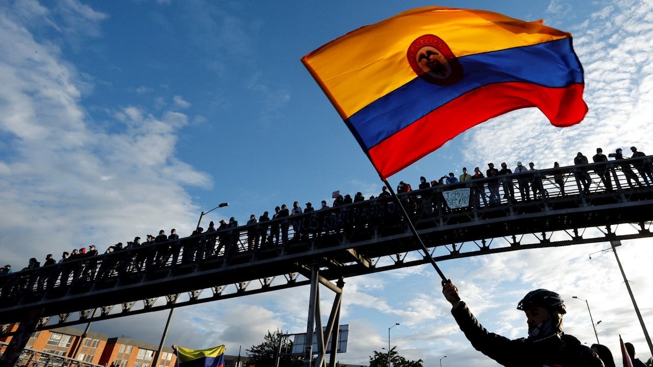Policía anuncia sanciones contra uniformados por abusos en protestas de Colombia