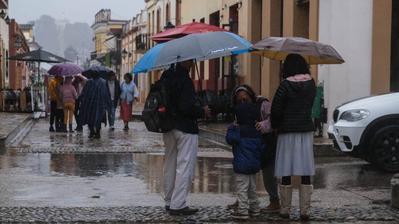 Prevalecerán lluvias puntuales muy fuertes en zonas de Chiapas y Oaxaca