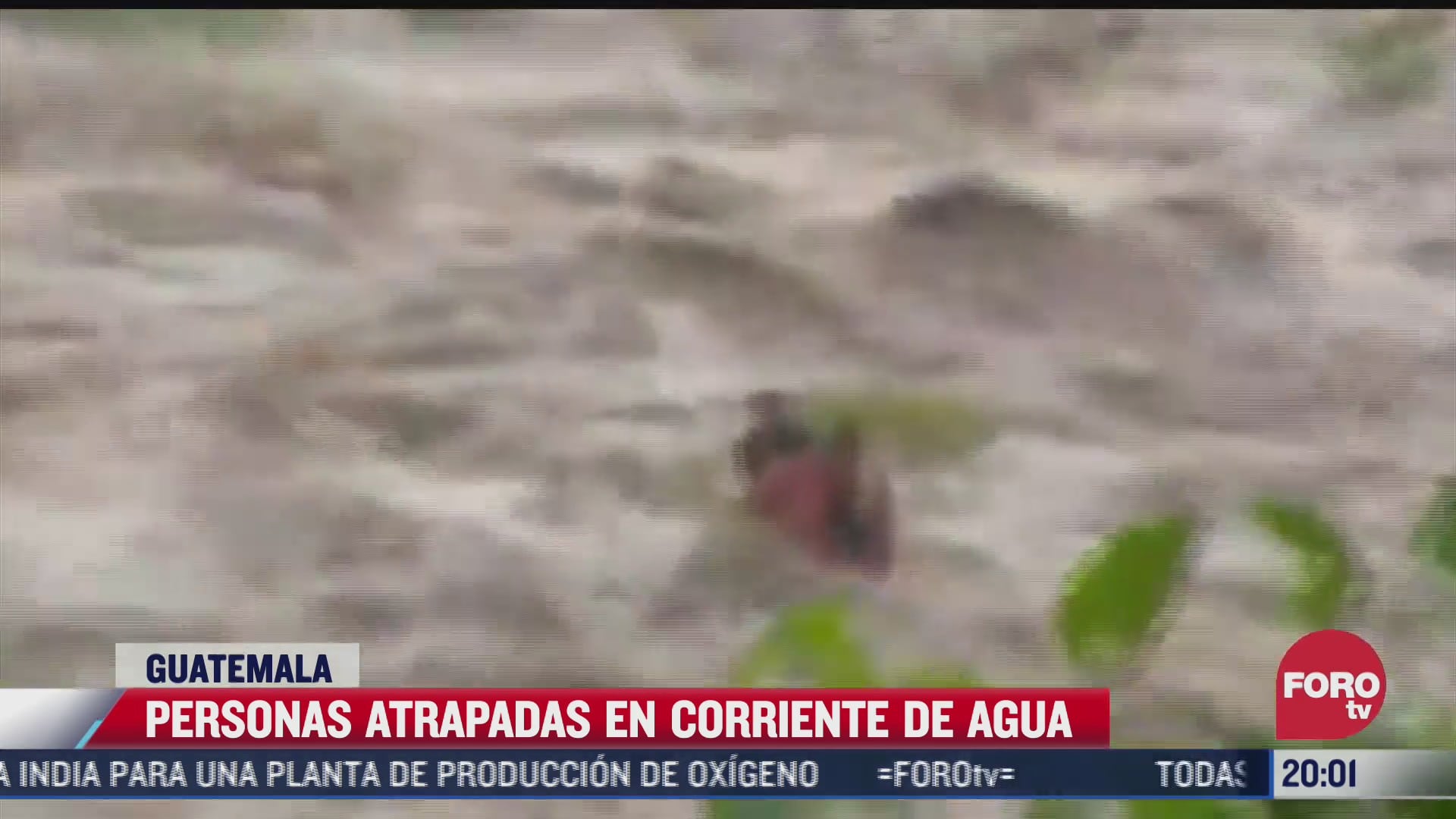 rescatan a personas atrapadas en la corriente de rio en guatemala