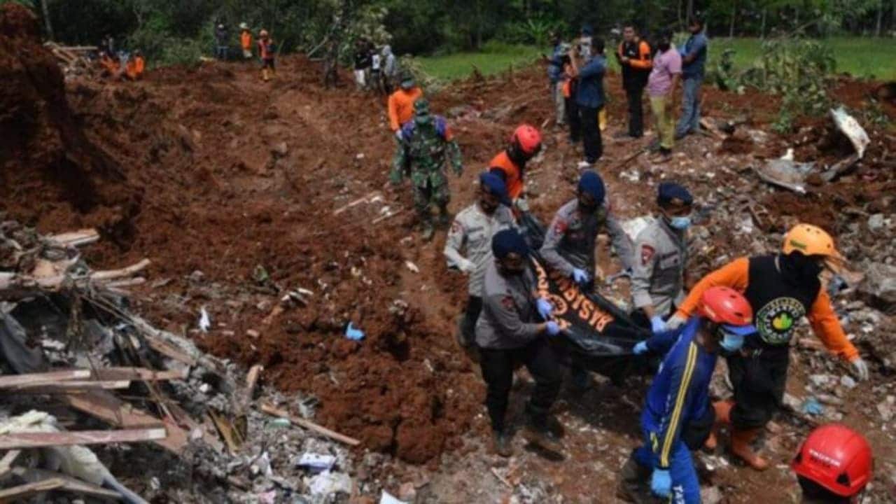 Siete muertos por alud en mina de Ora de Indonesia