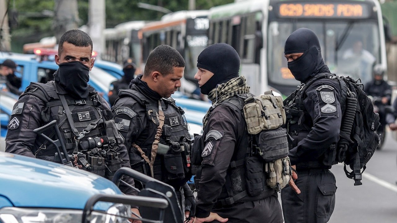 Suman 28 muertos tras operativo en favela de Río de Janeiro