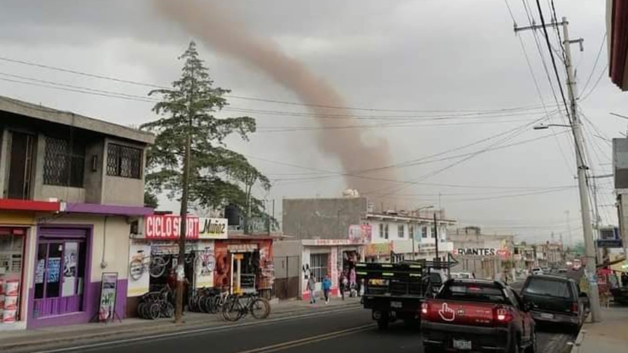 Tornado captado en Puebla (Twitter: @TornadosMexico)