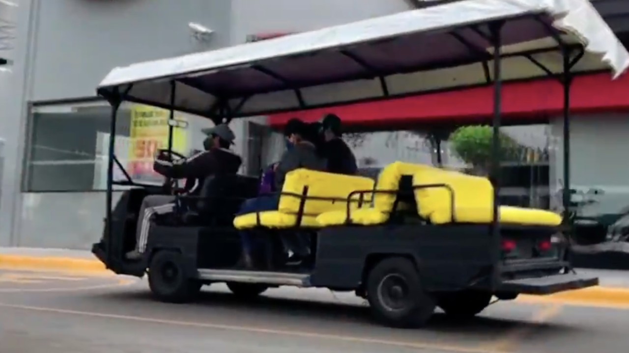 Vecinos de Tláhuac improvisan transportes para trasladar a afectados por accidente en Línea 12 del Metro CDMX