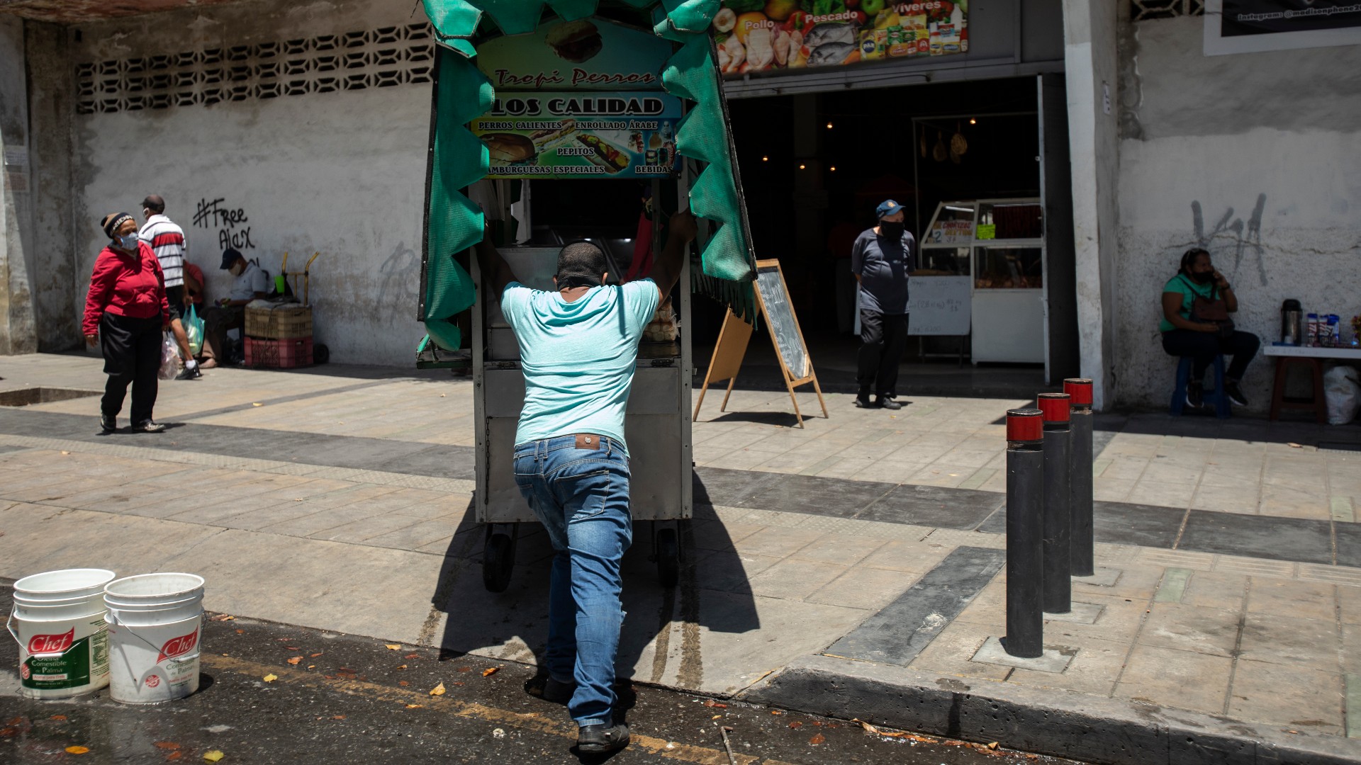 Venezuela aumenta un 300% el salario mínimo y no alcanza para un kilo de carne
