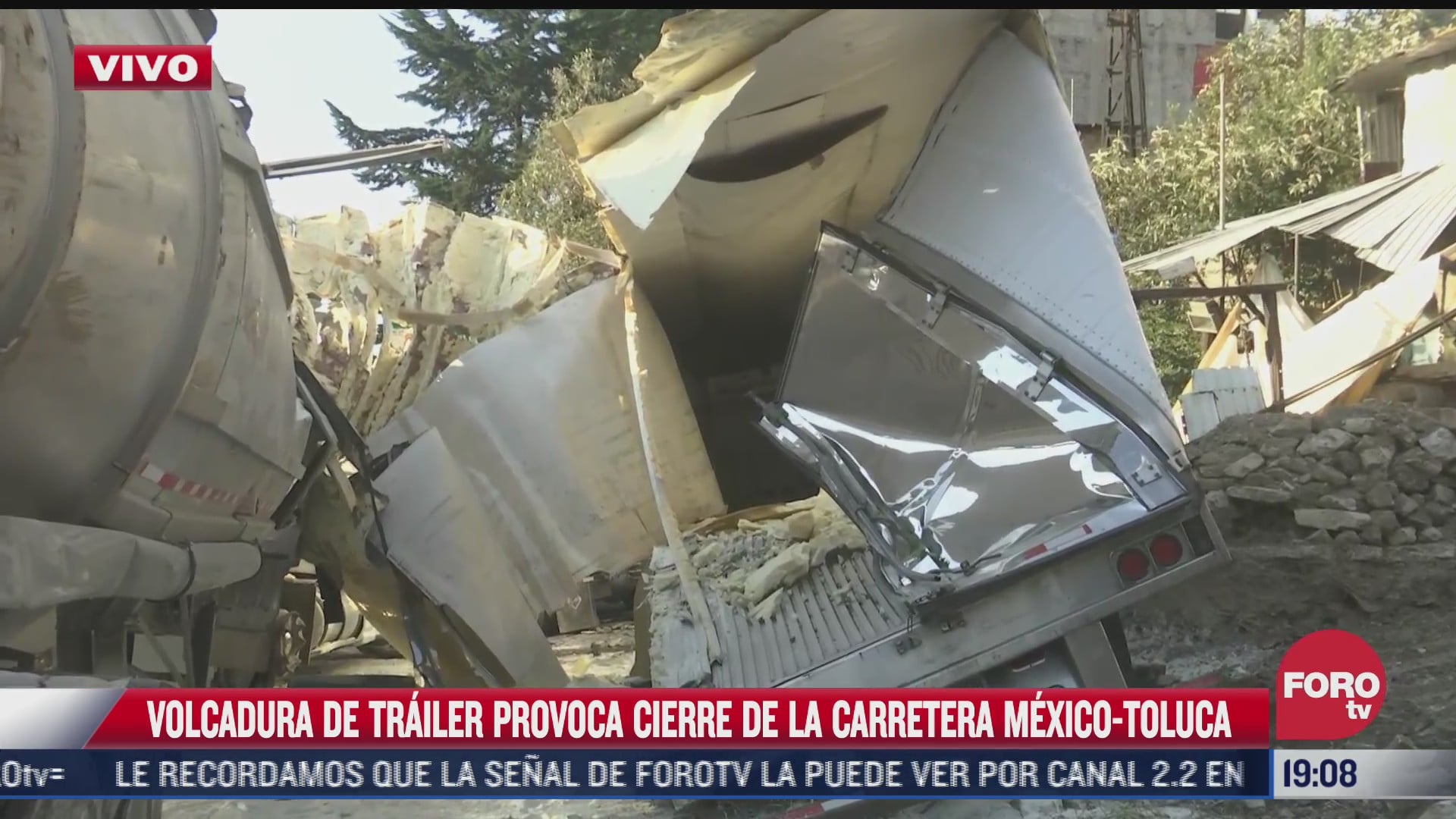volcadura de trailer provoca cierre de carretera mexico toluca
