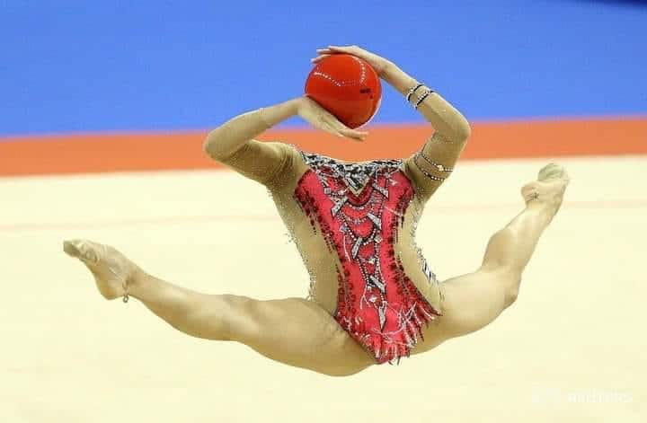 Foto de gimnasta 'sin cabeza' sorprende al mundo