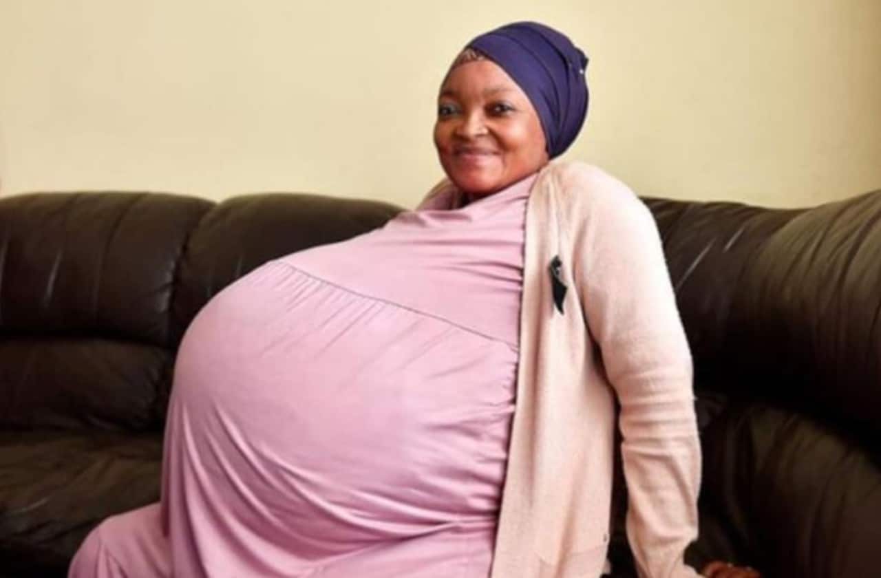 Mujer dio a luz a 10 bebés en Sudáfrica