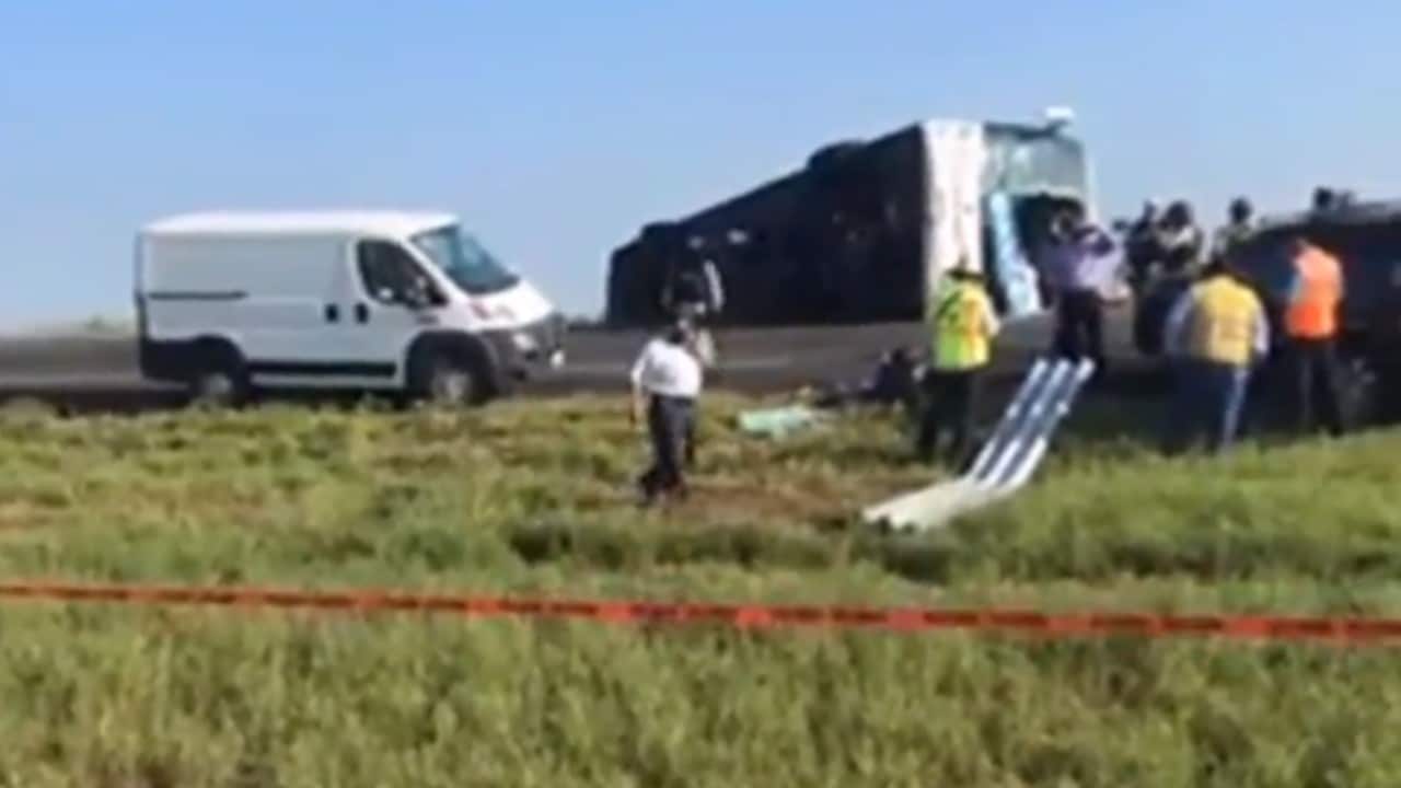 Volcadura de autobús de pasajeros en libramiento sur de Reynosa, Tamaulipas, deja al menos 8 muertos