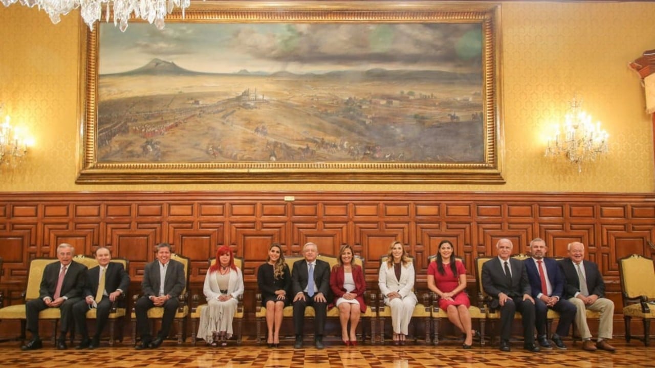 AMLO se reúne con gobernadores electos de Morena en Palacio Nacional