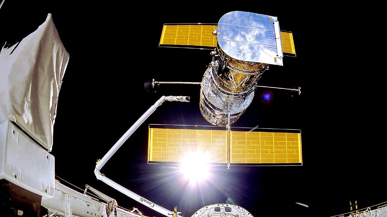 Computadora del Telescopio Hubble de la NASA se apaga y las observaciones están detenidas