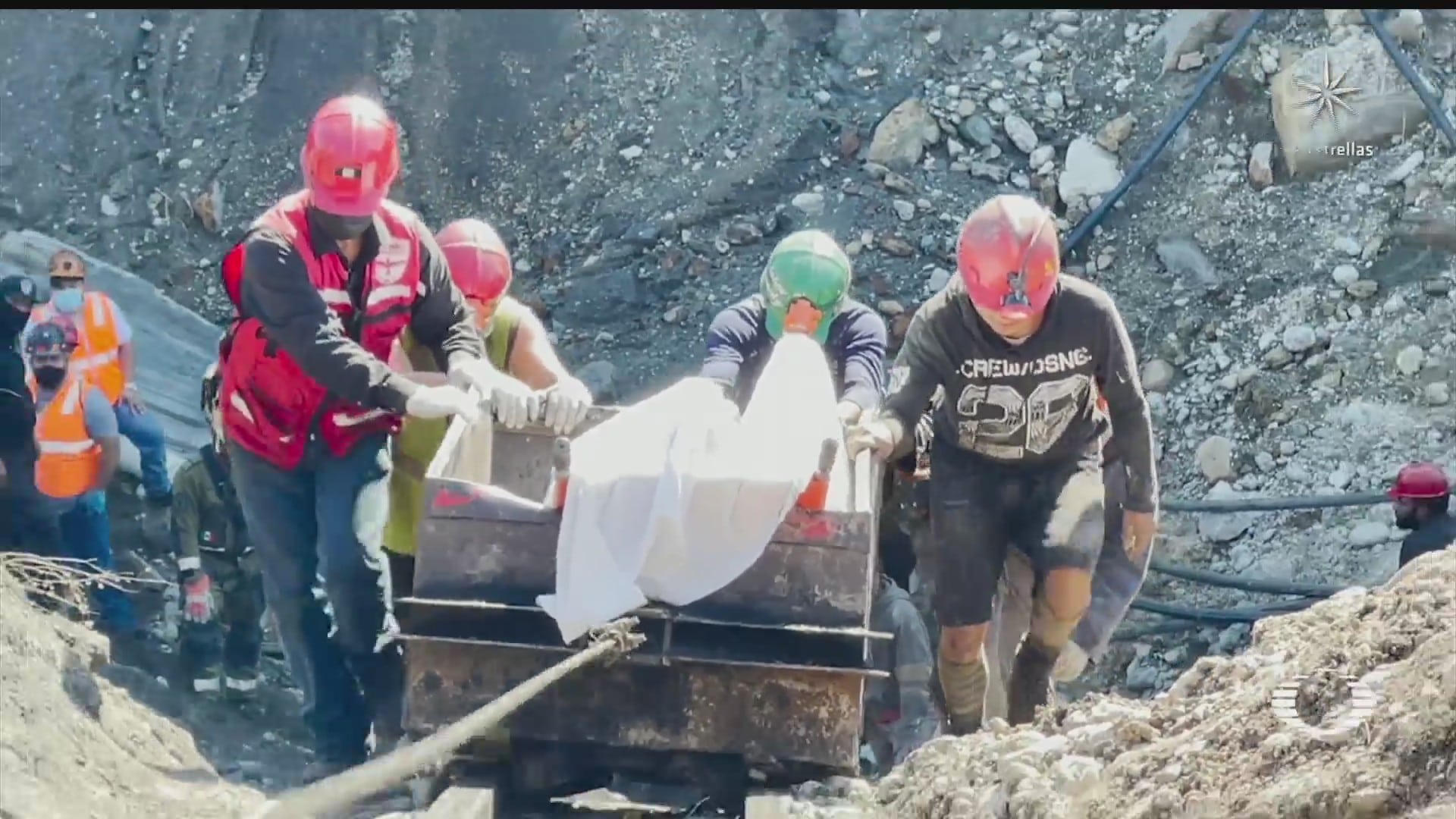 continua el rescate de mineros en muzquiz coahuila