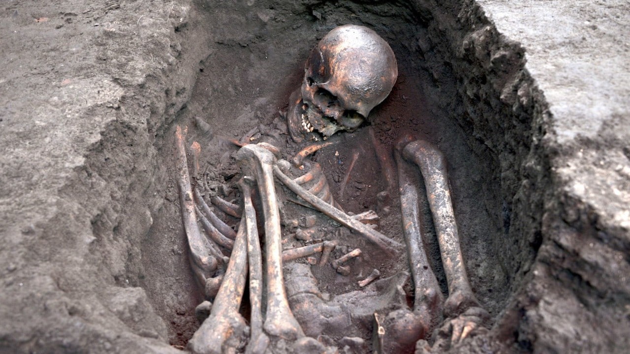 Descubren entierro humano de sexo femenino en Tula, Hidalgo
