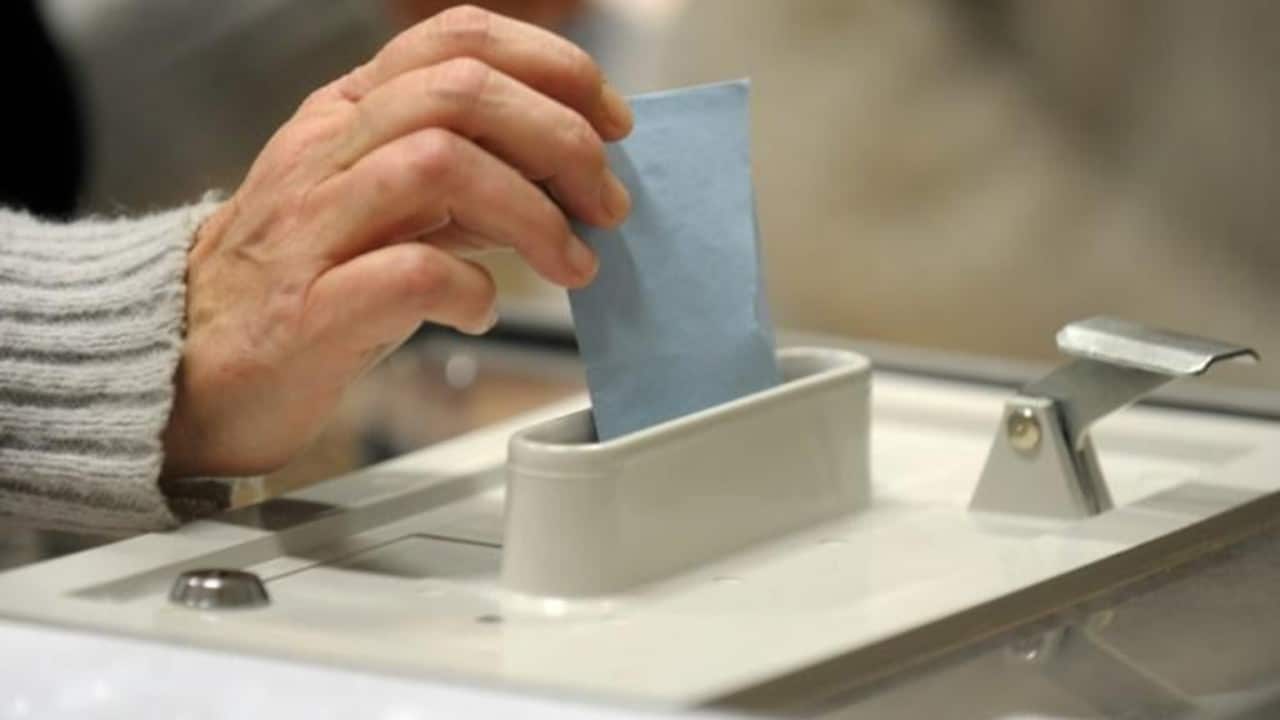 Francia realiza primera vuelta de elecciones regionales