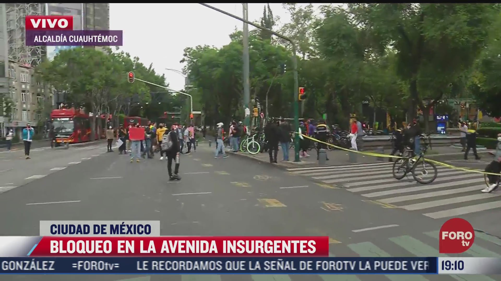 manifestantes bloquean avenida insurgentes