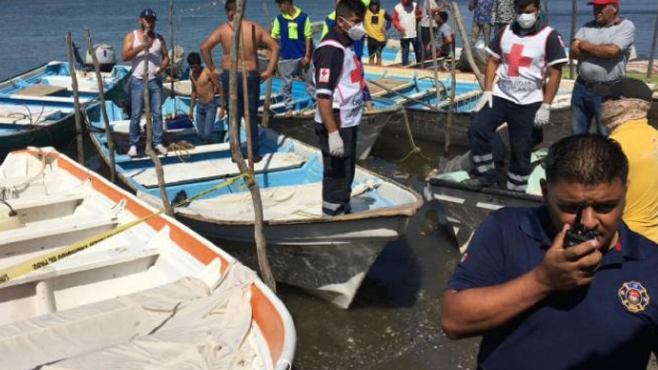 Mueren tres menores ahogados tras hundirse panga en Sinaloa