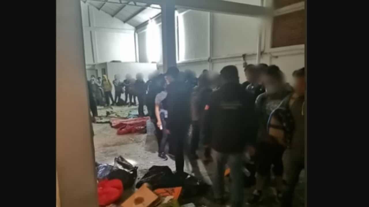 Rescatan a 240 migrantes en Puebla