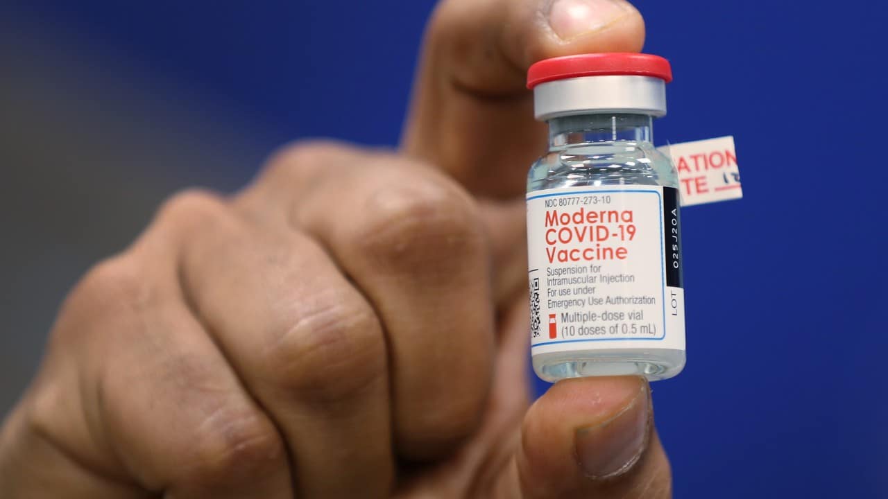 Moderna dice que su vacuna contra COVID-19 protegió contra variantes en un estudio