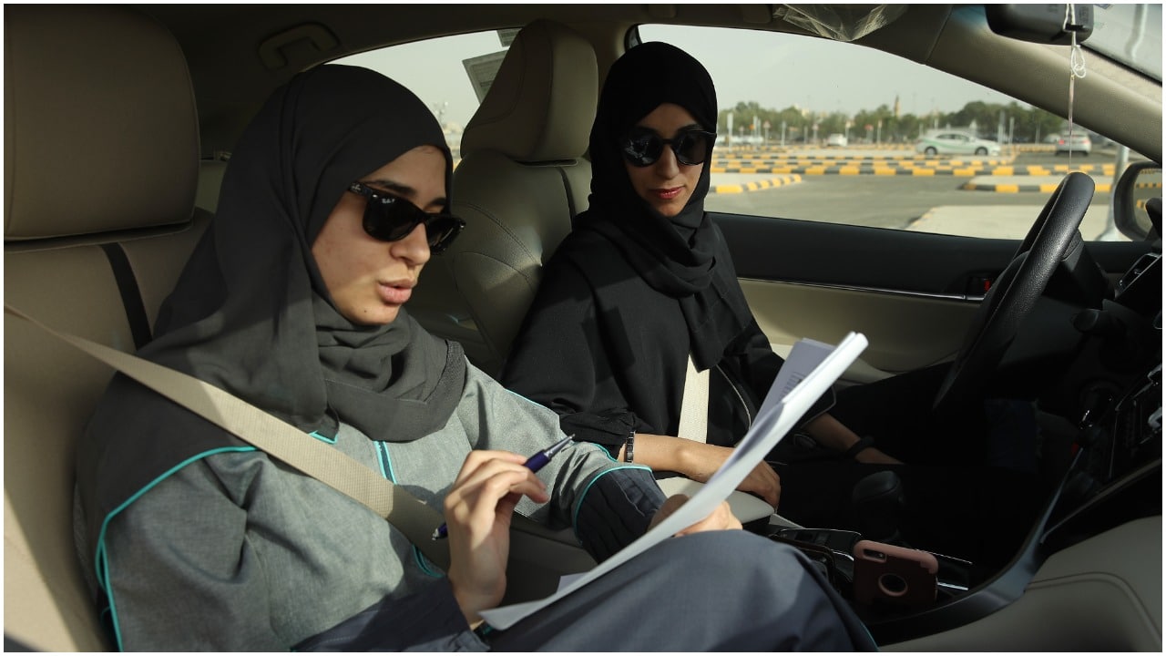 Mujeres de Arabia Saudita podrán vivir solas sin permiso de padre u hombre tutor