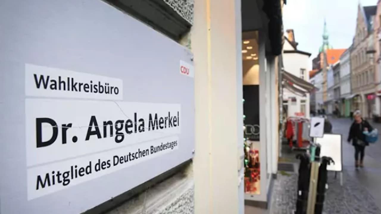 Edificio donde está la oficina de Angela Merkel, canciller alemana (Twitter: @EPinternacional)