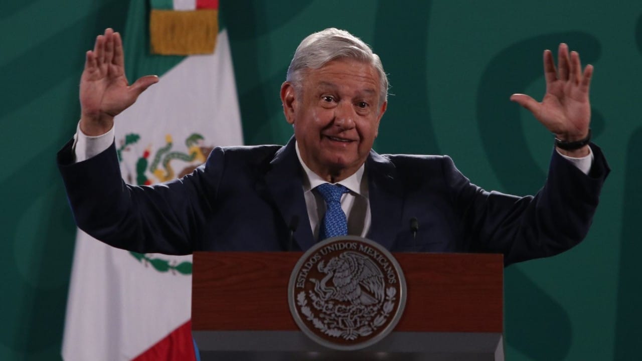 Salario mínimo debe aumentar en México, afirma AMLO