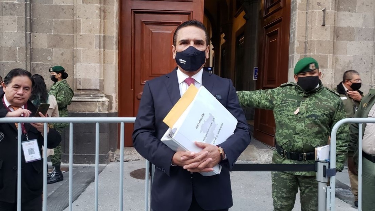 Silvano Aureoles llega a Palacio Nacional con pruebas sobre narco elección; AMLO descarta recibirlo