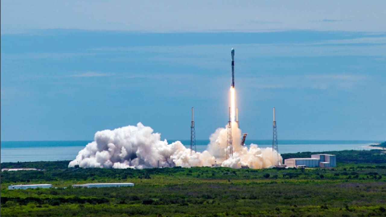 SpaceX lanza satélite de seguridad nacional de EEUU