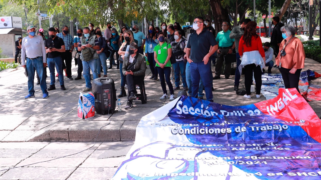 Trabajadores del INBAL se movilizan para exigir respeto a sus prestaciones y derechos.