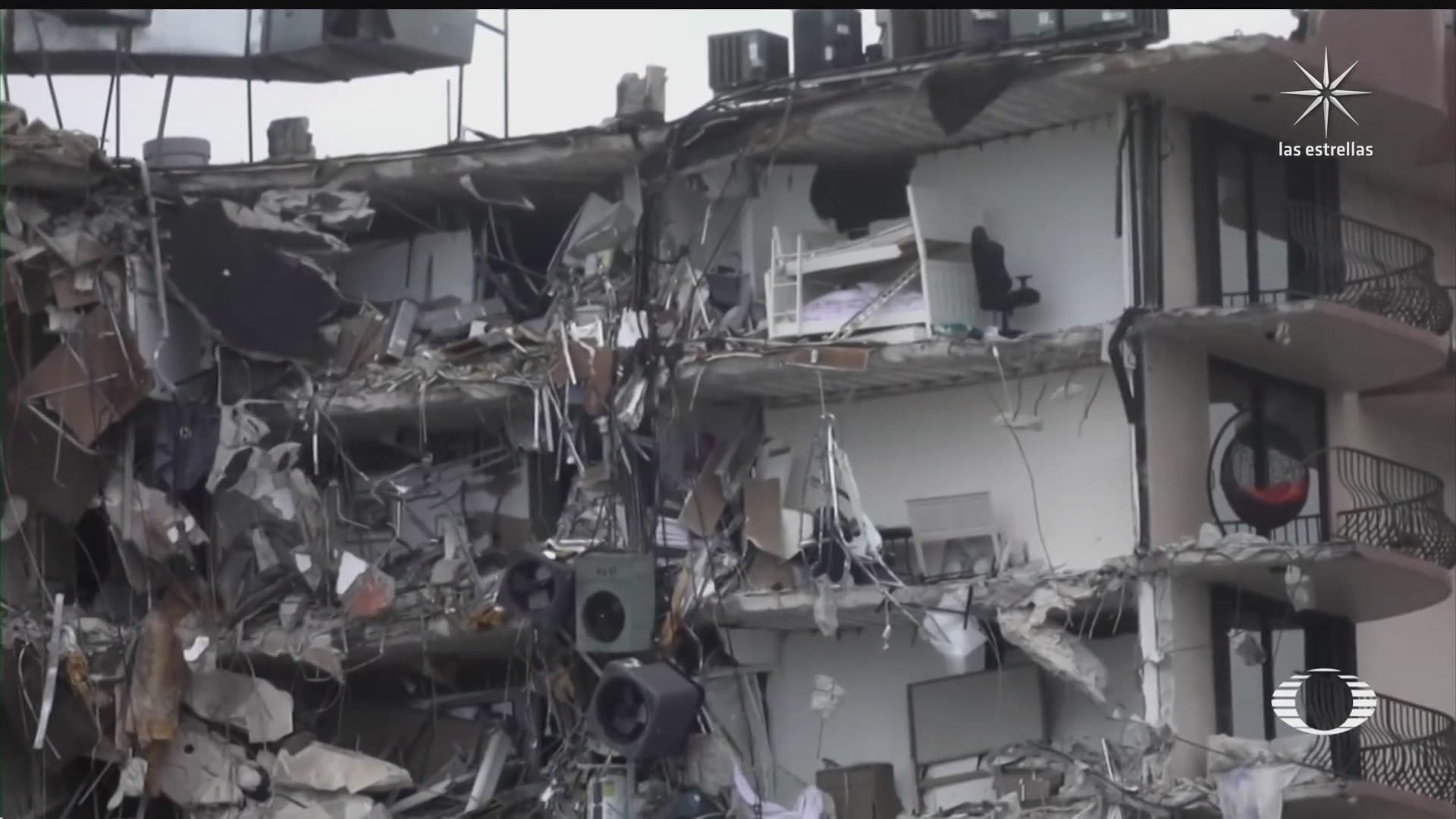 un muerto y decenas de desaparecidos por derrumbe de edificio en miami