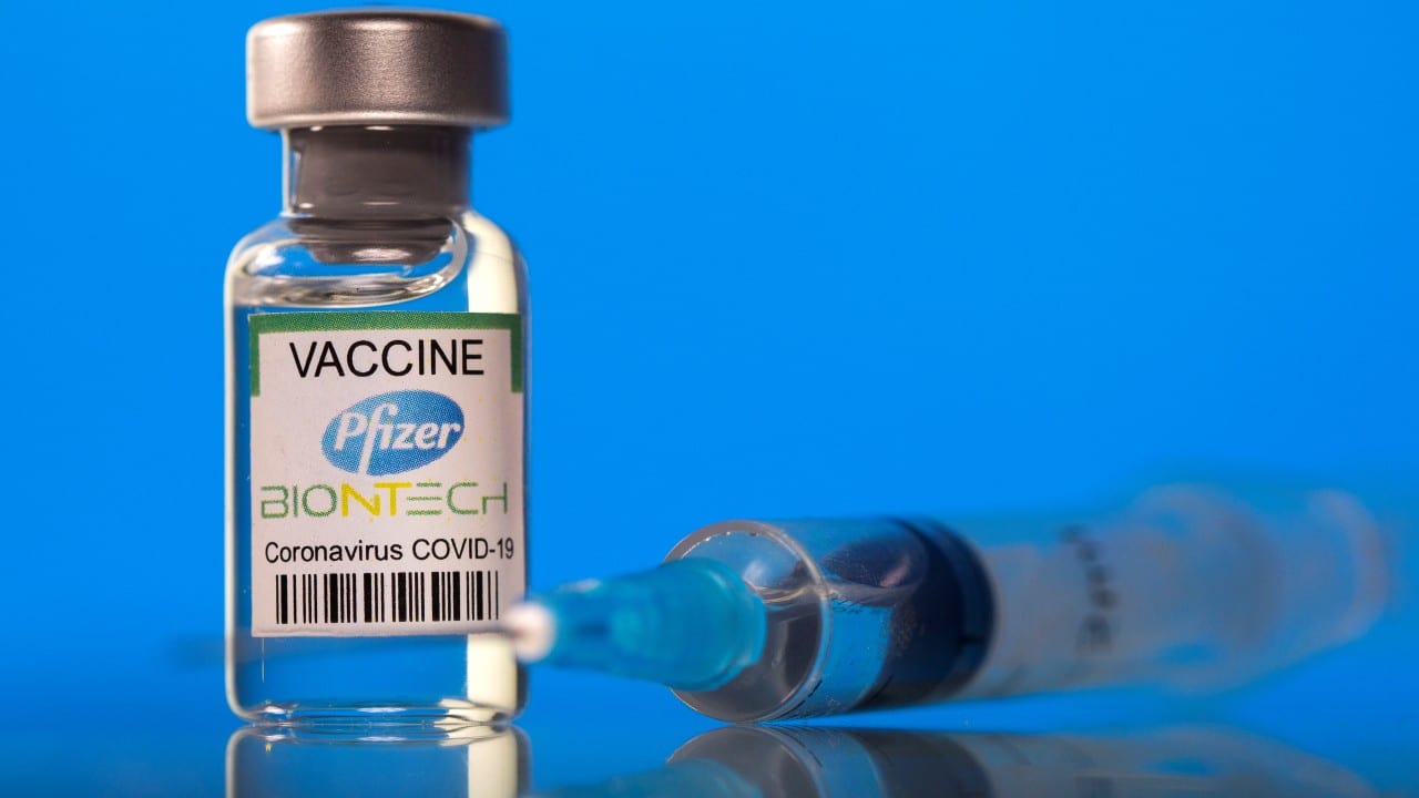 Brasil autoriza vacuna COVID-19 de Pfizer para adolescentes