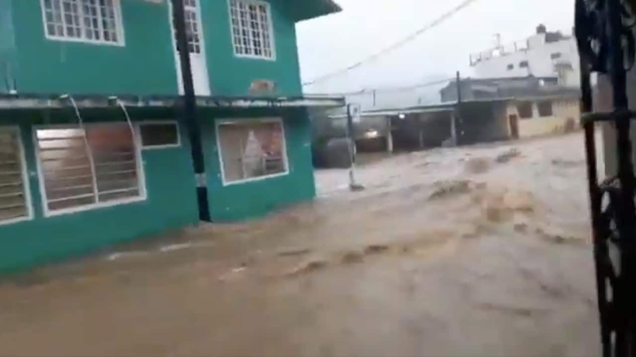 Video: Así desbordaron los ríos y arroyos en Oaxaca y Tabasco tras intensas lluvias