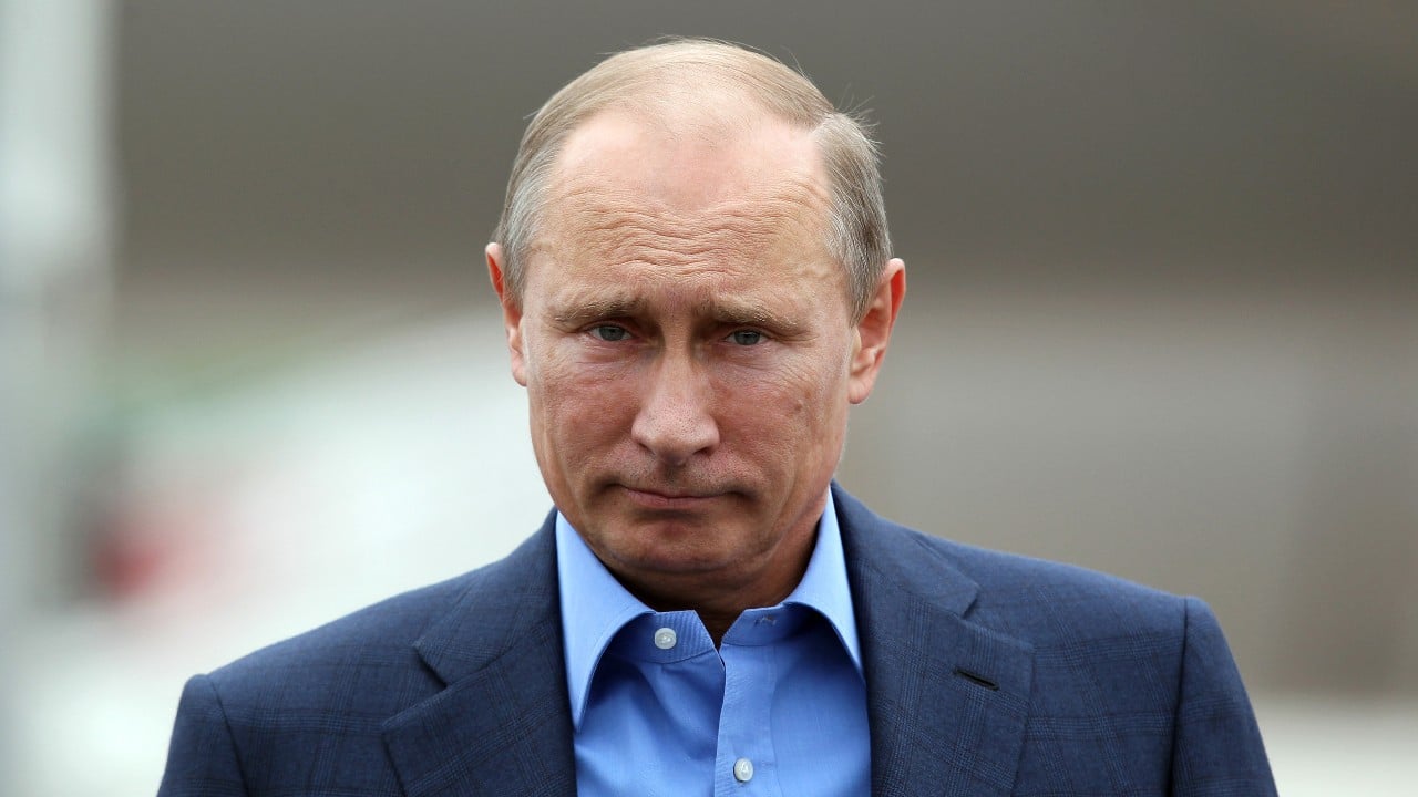 Vladimir Putin intenta impulsar al partido oficialista ante caída de su popularidad