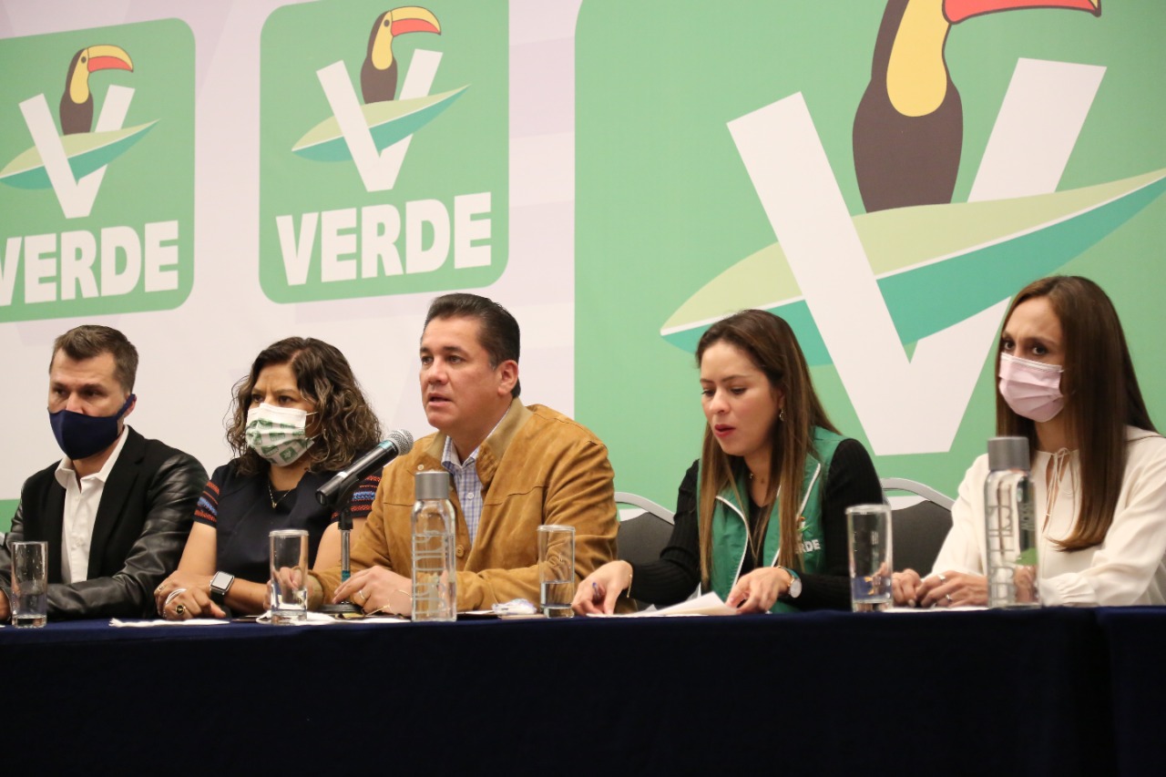 El PVEM exige la destitución de Kiril Todorov, presidente de la Federación Mexicana de Natación. 