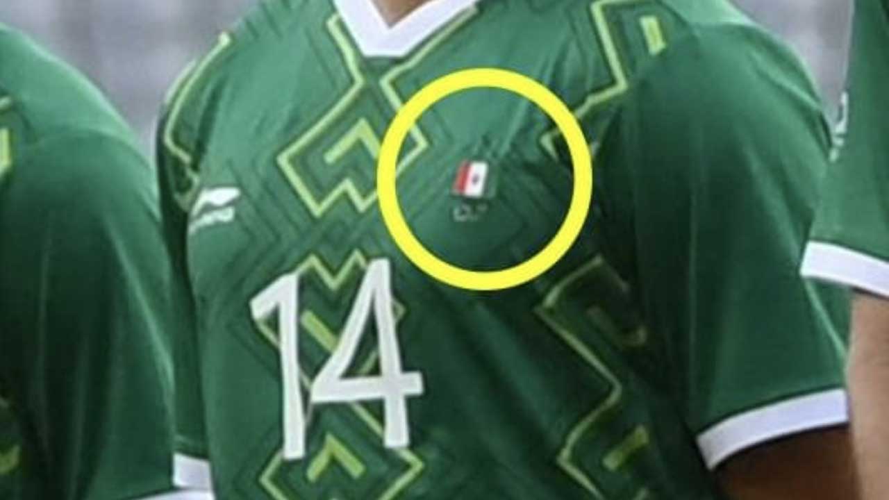 Bandera mexicana al revés en uniforme Selección Tokio 2020
