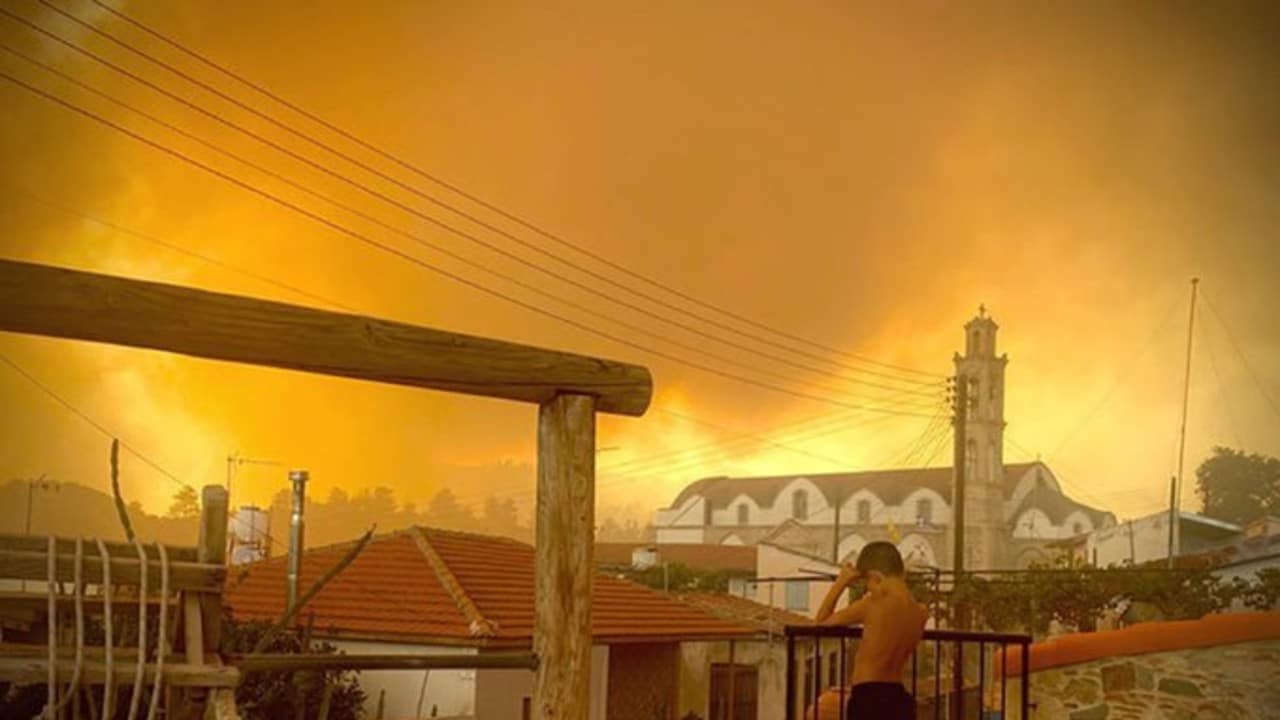 Chipre vive el peor incendio de su historia; han muerto cuatro personas