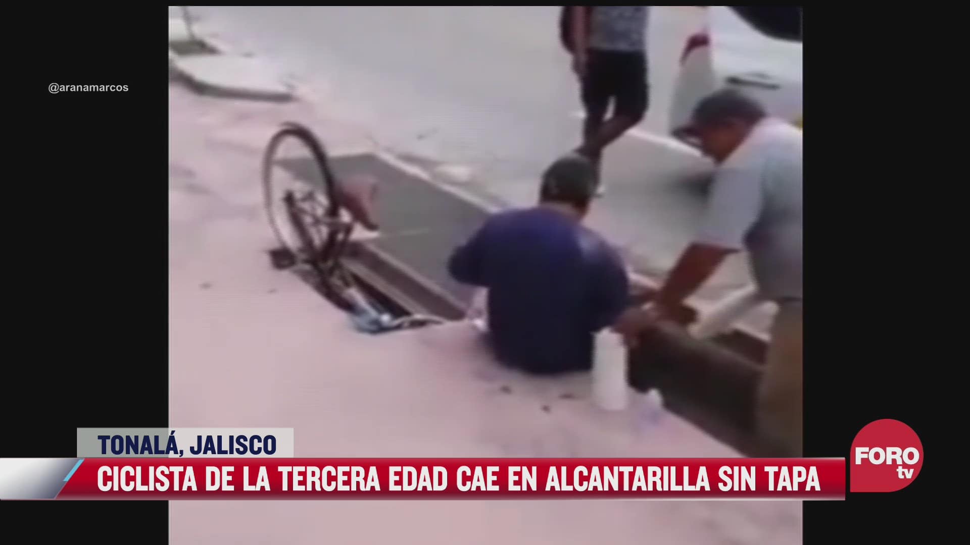 ciclista de la tercera edad cae en alcantarilla sin tapa en tonala jalisco