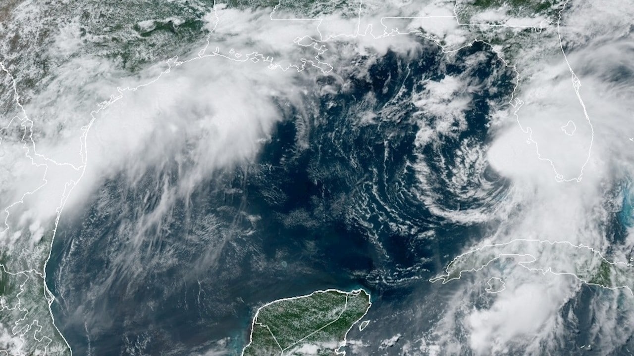 'Elsa' a punto de volver a ser huracán; se aproxima a costa de Florida